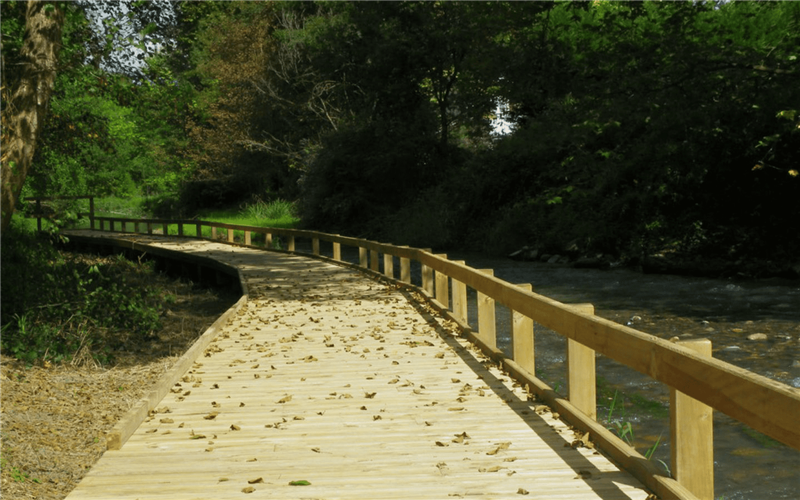 Ponton de pêche du Baniou