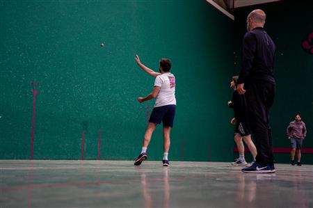 Initiation à la Pelote Basque avec Oihan Initiation à la Pelote Basque avec Oihan