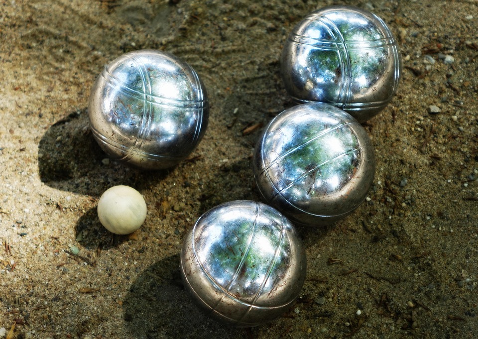Concours de pétanque en triplettes