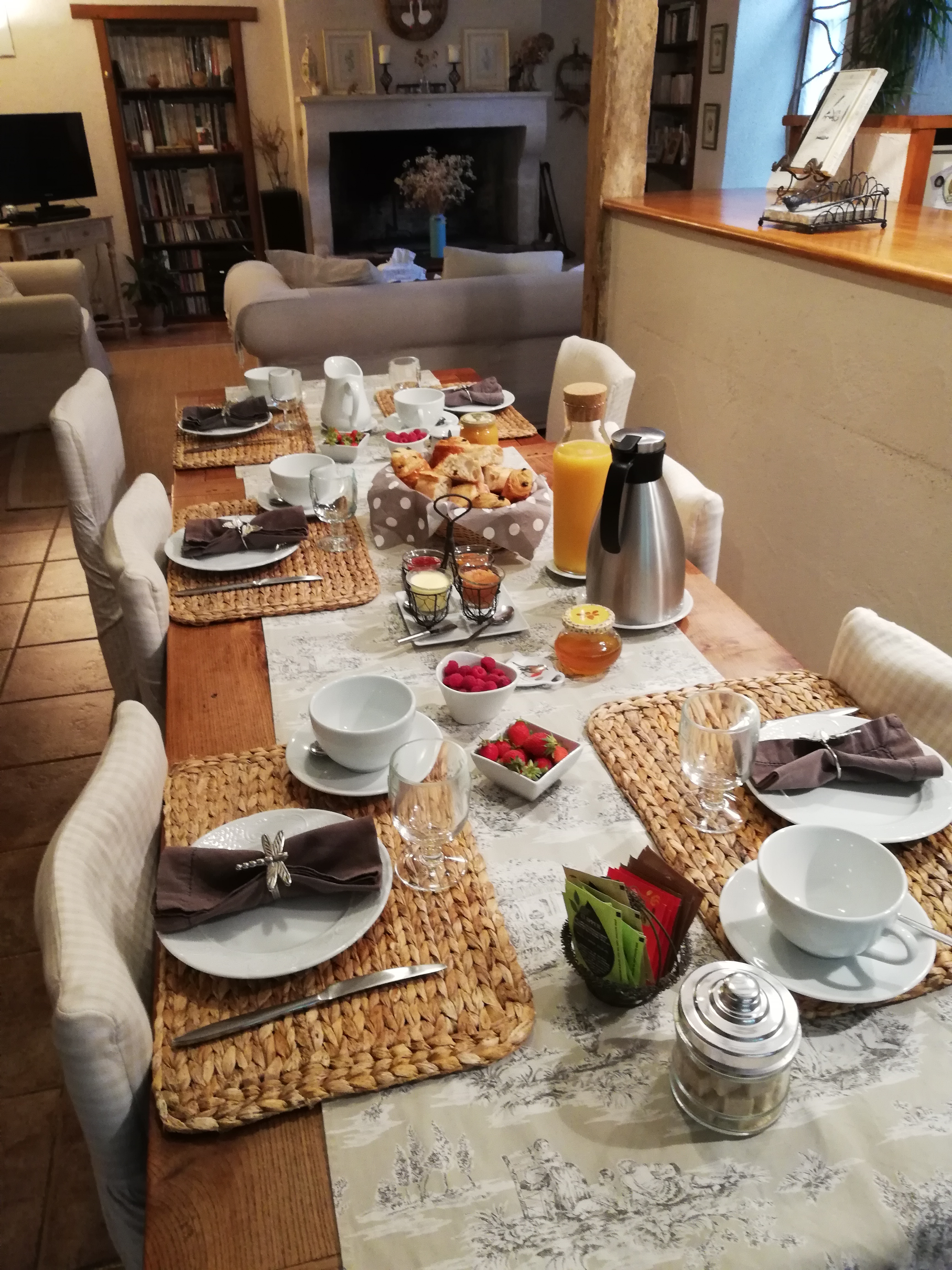 Les Chambres de La Loge, Montmorillon - photo 8