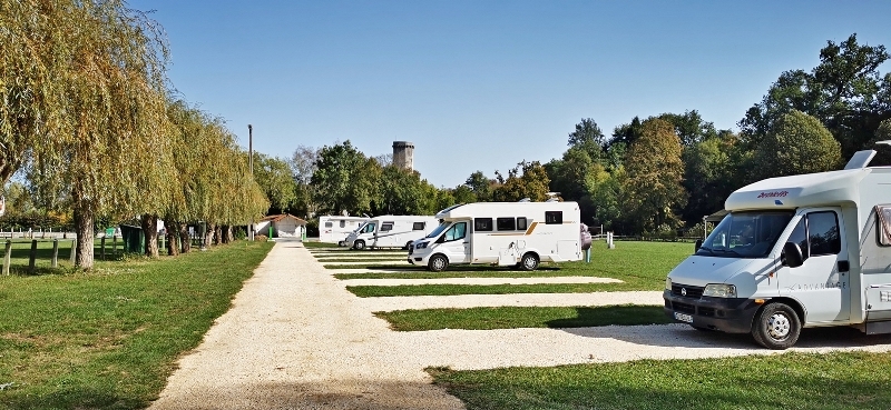 Aire municipale de stationnement de Bourdeilles, Bourdeilles - photo 6