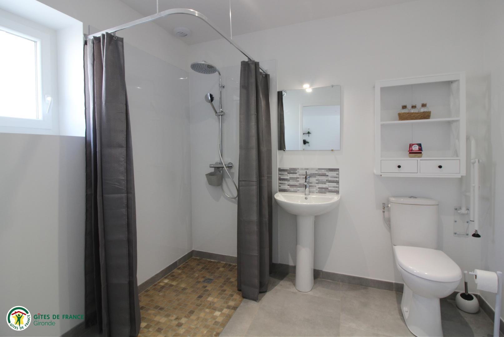 Château Pierre de Montignac : gite Tanins, Civrac-en-Médoc - photo 3