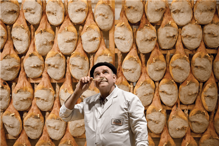 Maison Pierre Oteiza - Salaisons artisanales - Elevage porcs basques
