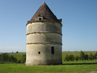 Pigeonnier du château Filhot