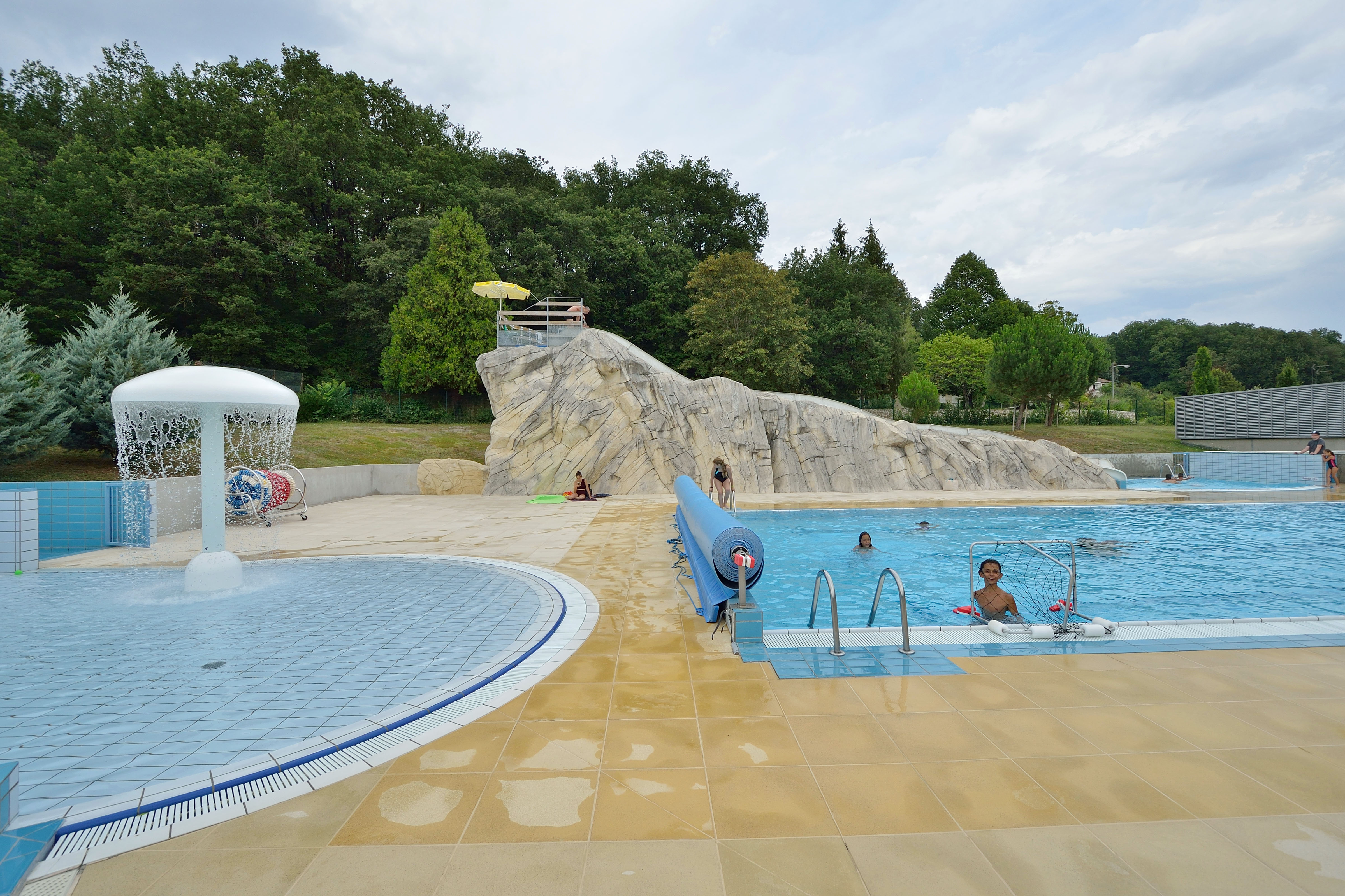 Piscine de Saint-Savin, Saint-Savin