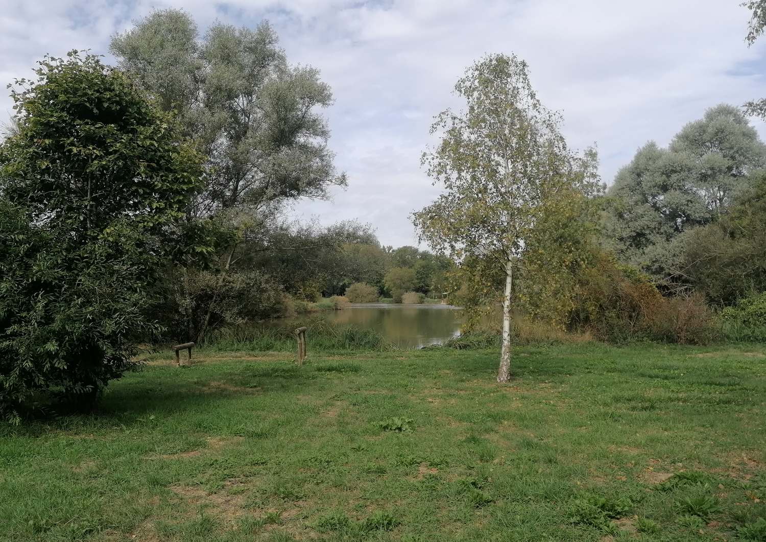 Aire de Stationnement de Camping-Car de Gençay, Gençay - photo 2