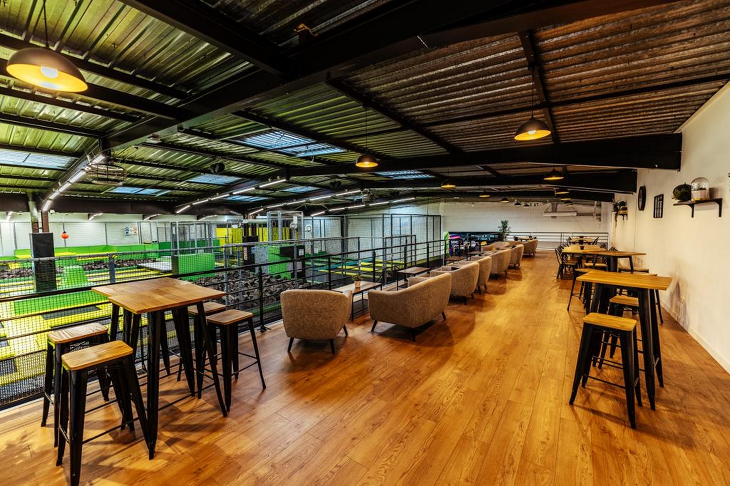 Positive Park – Trampoline, Warrior, Kid’s park & Lasergame Pau, Pau