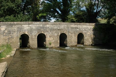 Le pont de Villaine