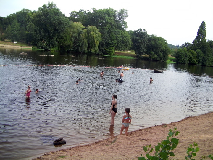 Aire de loisirs à Queaux, Queaux - photo 7