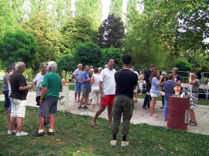 Aire de loisirs à Queaux, Queaux