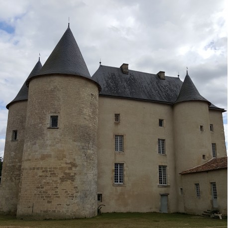 Ensigné - La Commanderie des Templiers