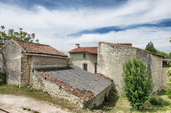 Sentier de la ville fortifiée de Mirebeau, Mirebeau - photo 3