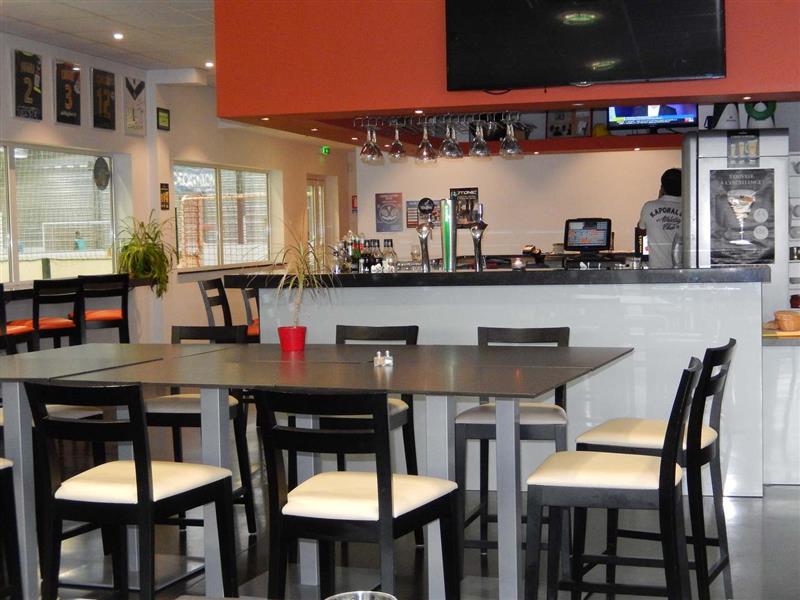 Brasserie Indoor 64