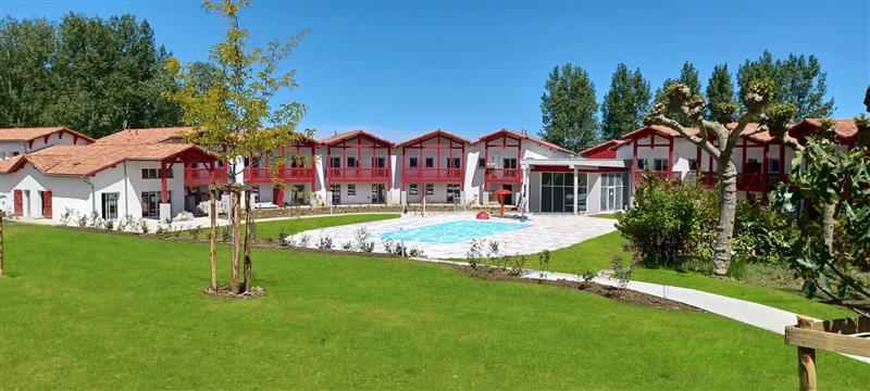 Résidence de Tourisme Nemea Le Domaine d'Uhaina