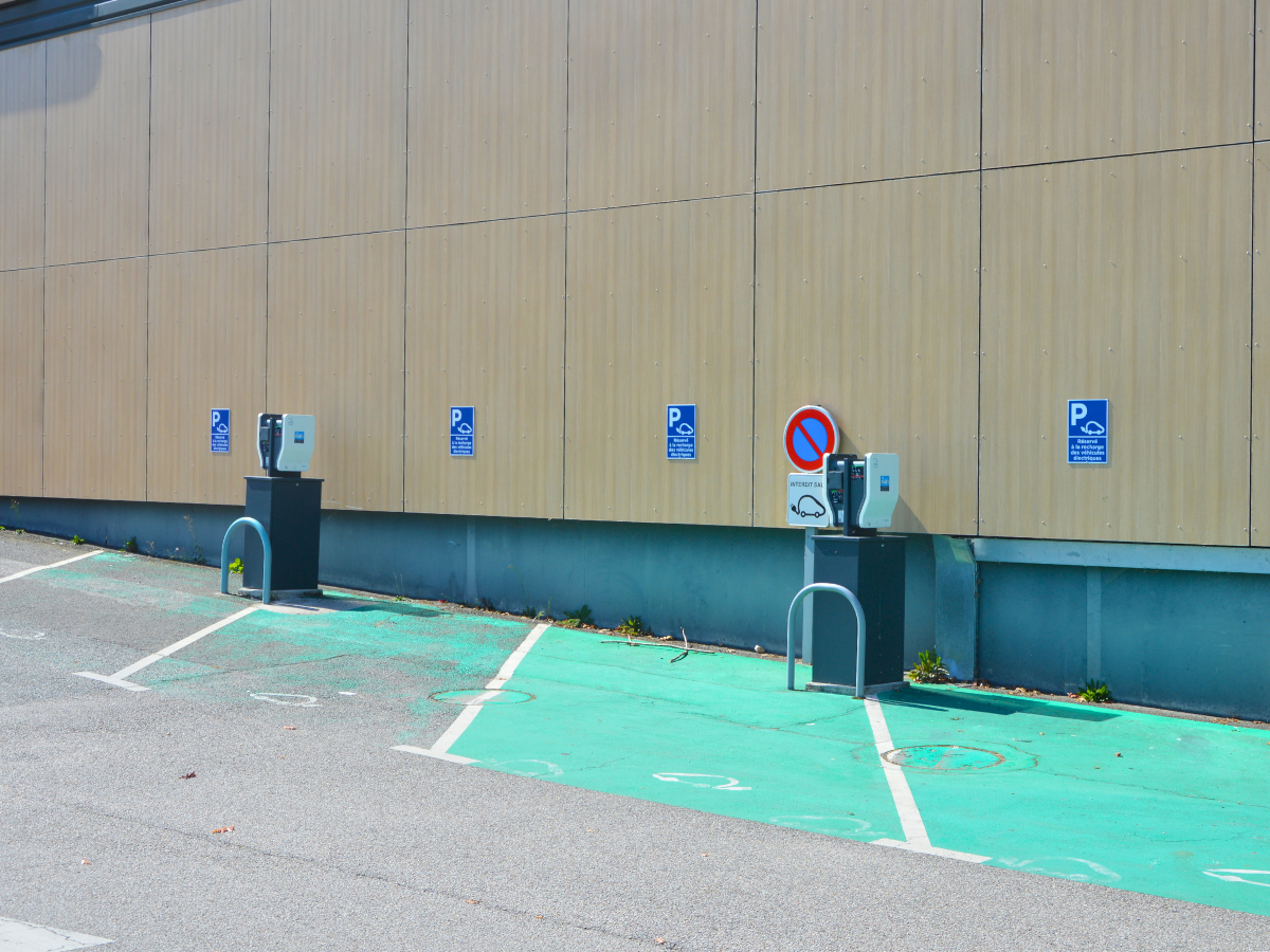 Borne de recharge pour véhicules électriques - Freshmile — photo 2