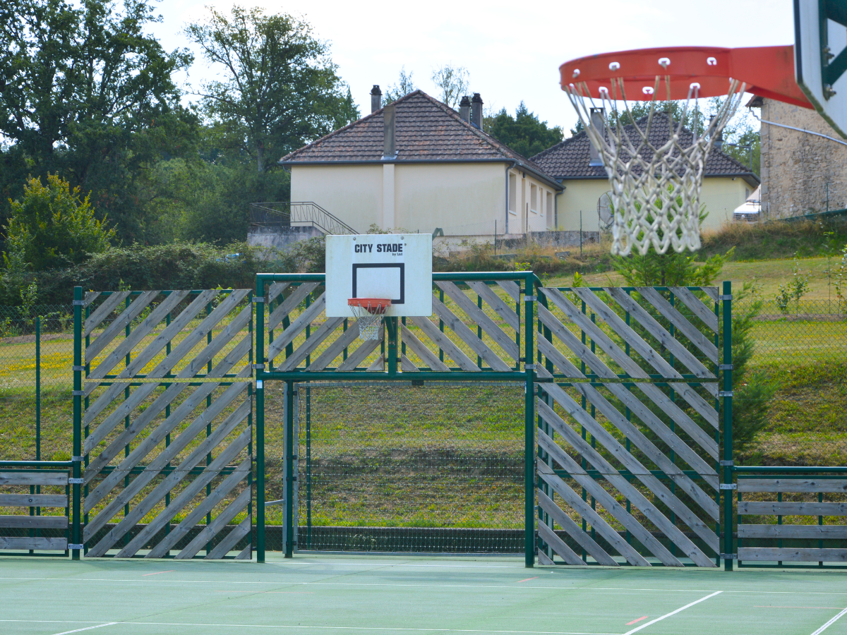 Terrain omnisports, Les Cars