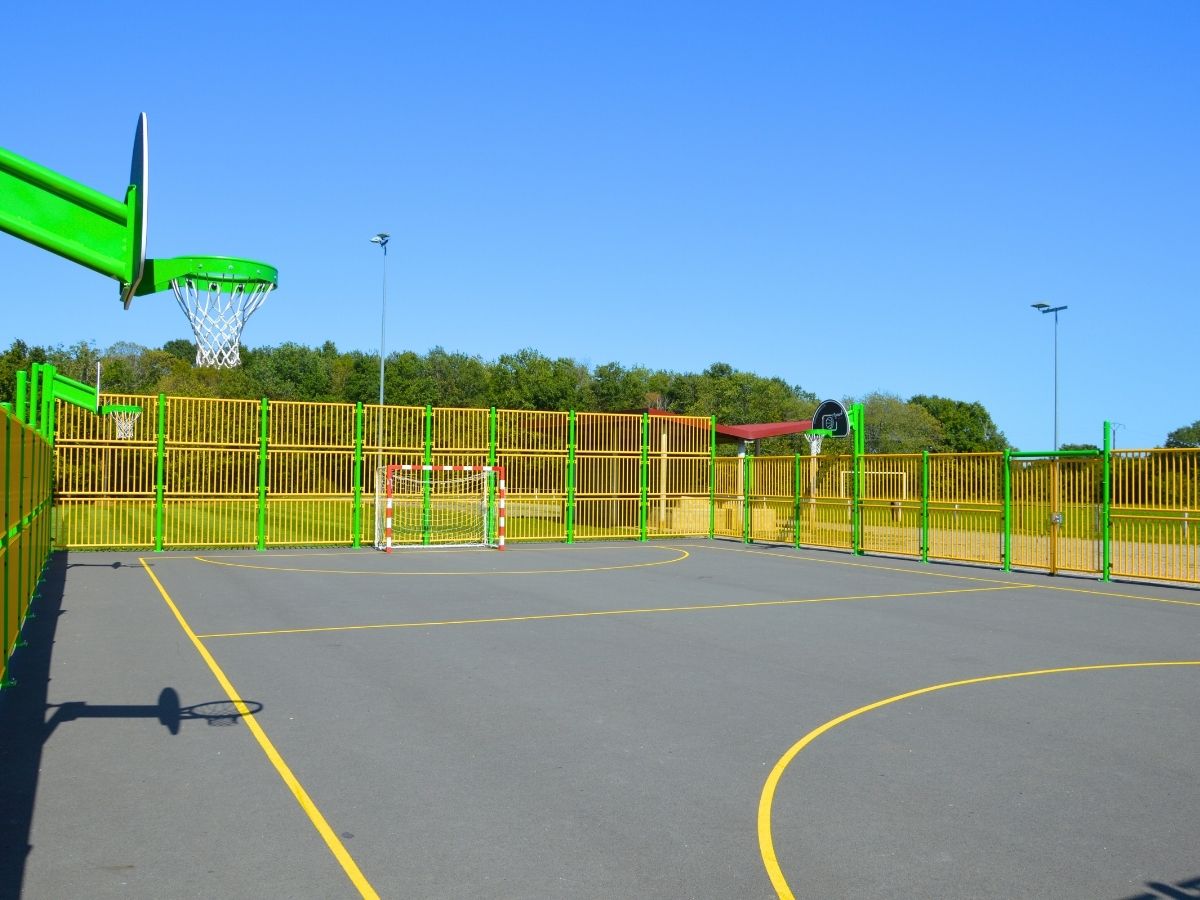 Terrain omnisports