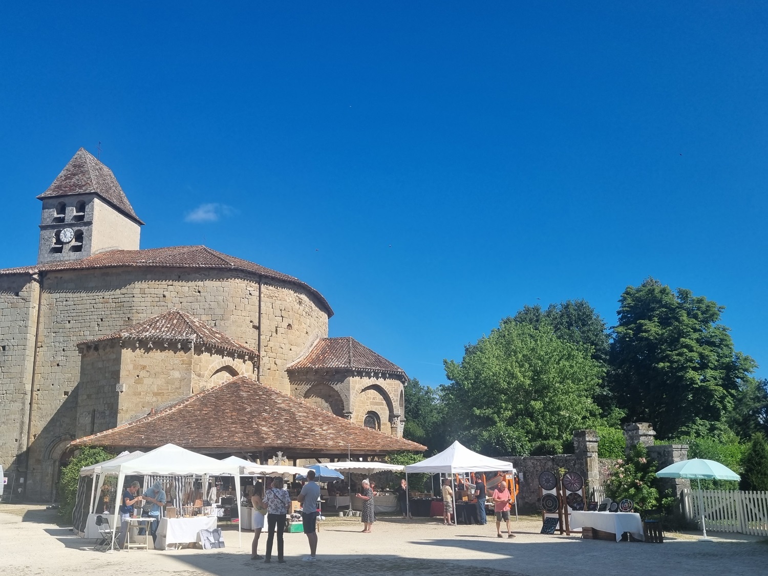 Marché d'artisans d'art, artistes et producteurs, Saint-Jean-de-Côle