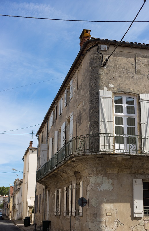 Balcon à encorbellement
