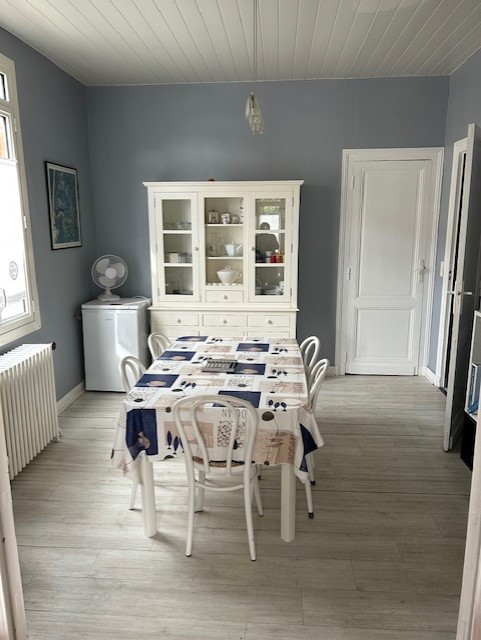 Madame Françoise-Nathalie LAGRAVE