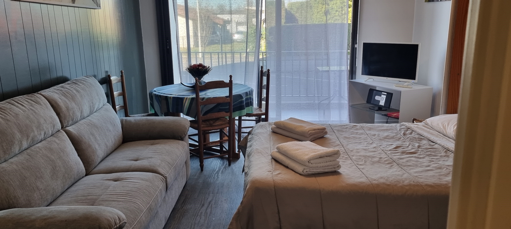 T1 - 1 à 2 pers. - LAL43/A - photo 2