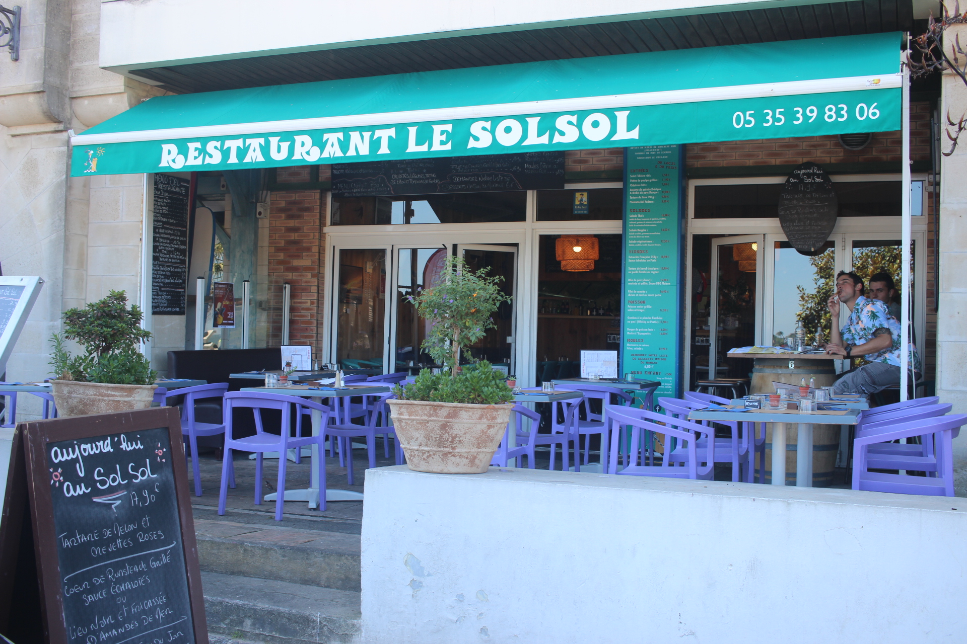 https://cdt64.media.tourinsoft.eu/upload/sol-sol-restaurant-brasserie-hendaye.JPG