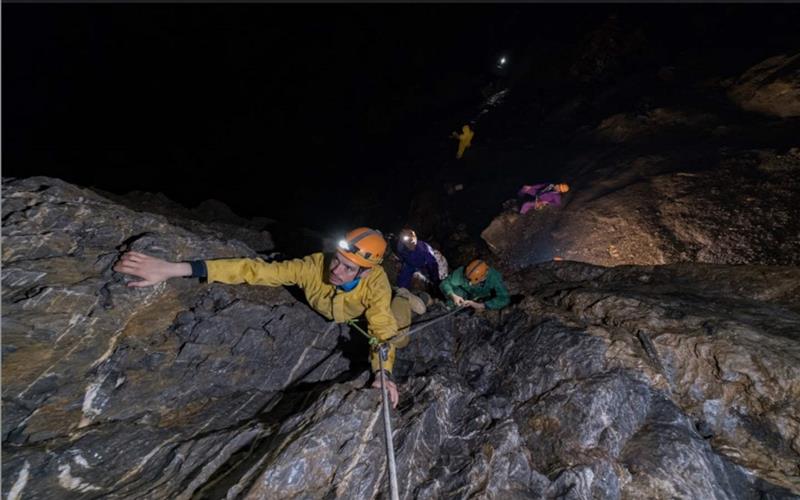 Spéléologie à la Grotte de la Verna