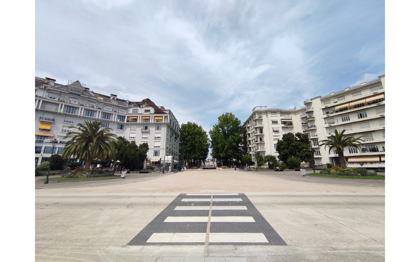 Square Georges V