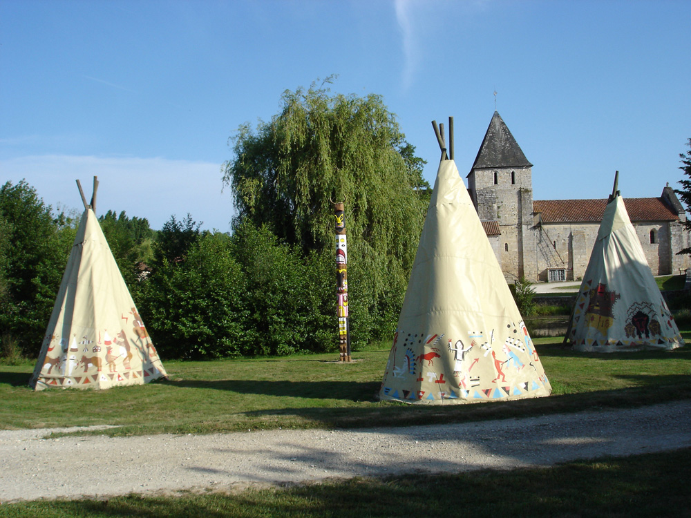 Aire de Service de Camping-Car de Saint-Martin l'Ars, Saint-Martin-l'Ars - photo 4