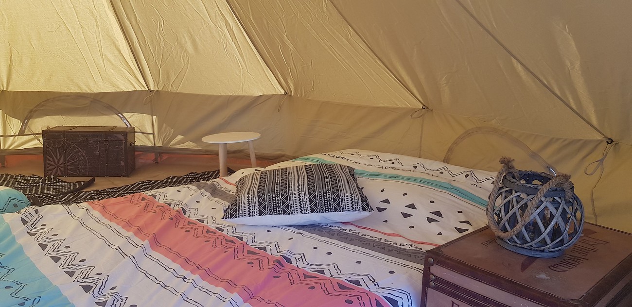 Domaine Chantoiseau - Cabane dans les arbres, Tente trappeur, Tipi, Saint-Pierre-des-Échaubrognes