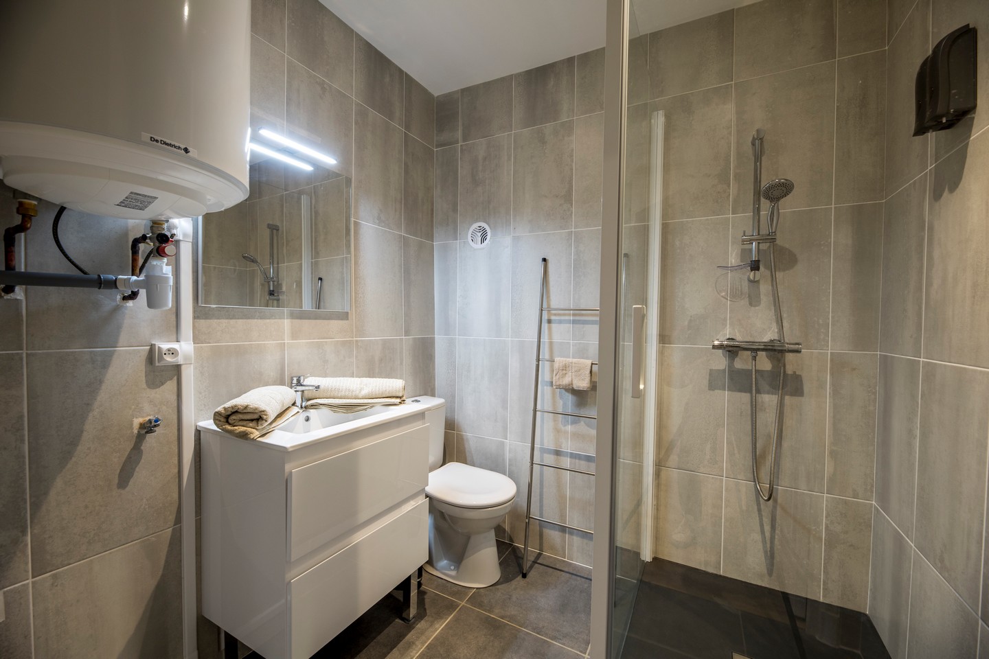 WonderHost Sully - photo 2