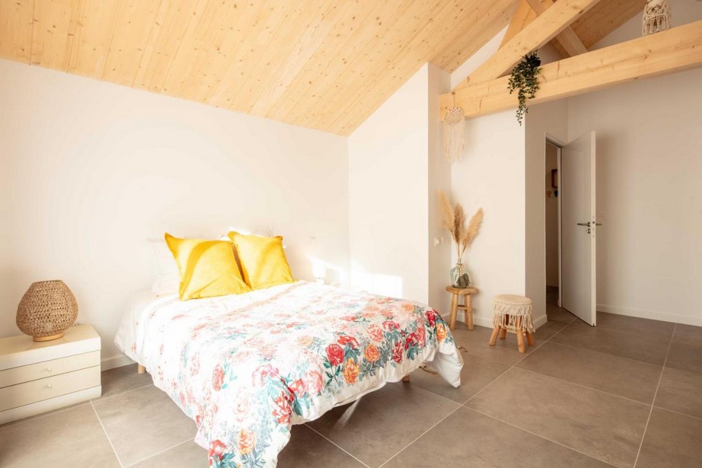 Ted's Surf House, Ted's lodges
