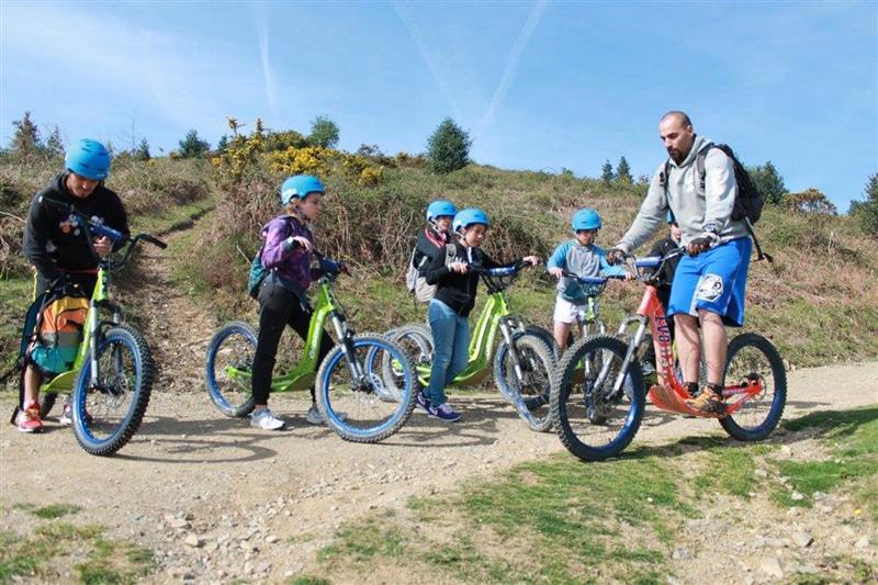 Troï-Trott : descente en trottinettes et trottinettes électriques