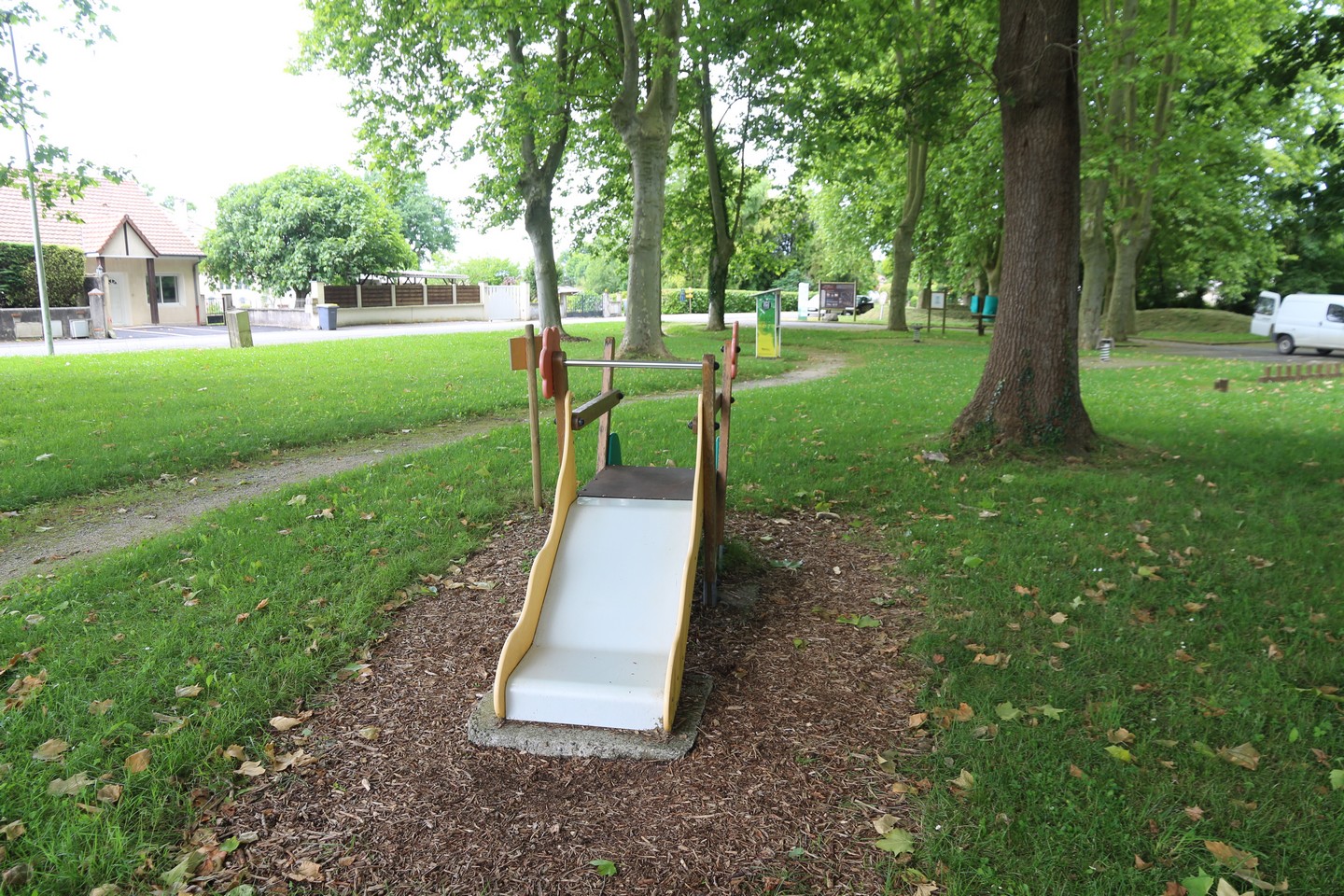 Aire de jeux - photo 4