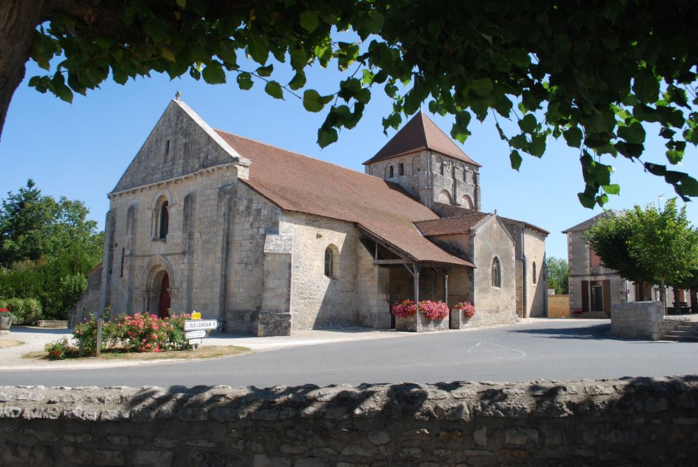 Église Saint-Pierre d'Usson, Usson-du-Poitou - photo 8