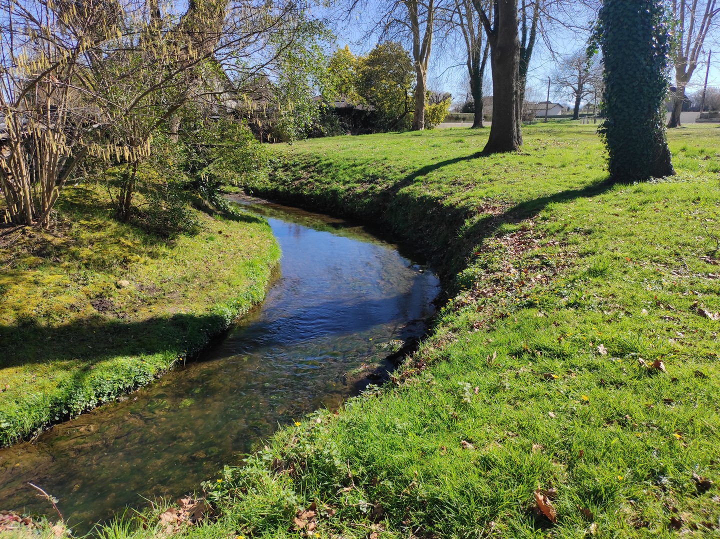 Aire de pique nique, Uzein - photo 4