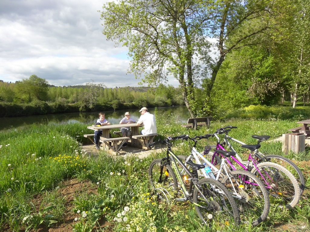 Location de vélos au club de canoë-Kayak de Neuvic - photo 3