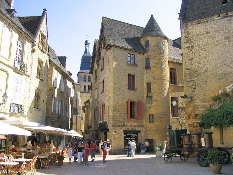 Aire communale de Sarlat-la-Canéda, Sarlat-la-Canéda