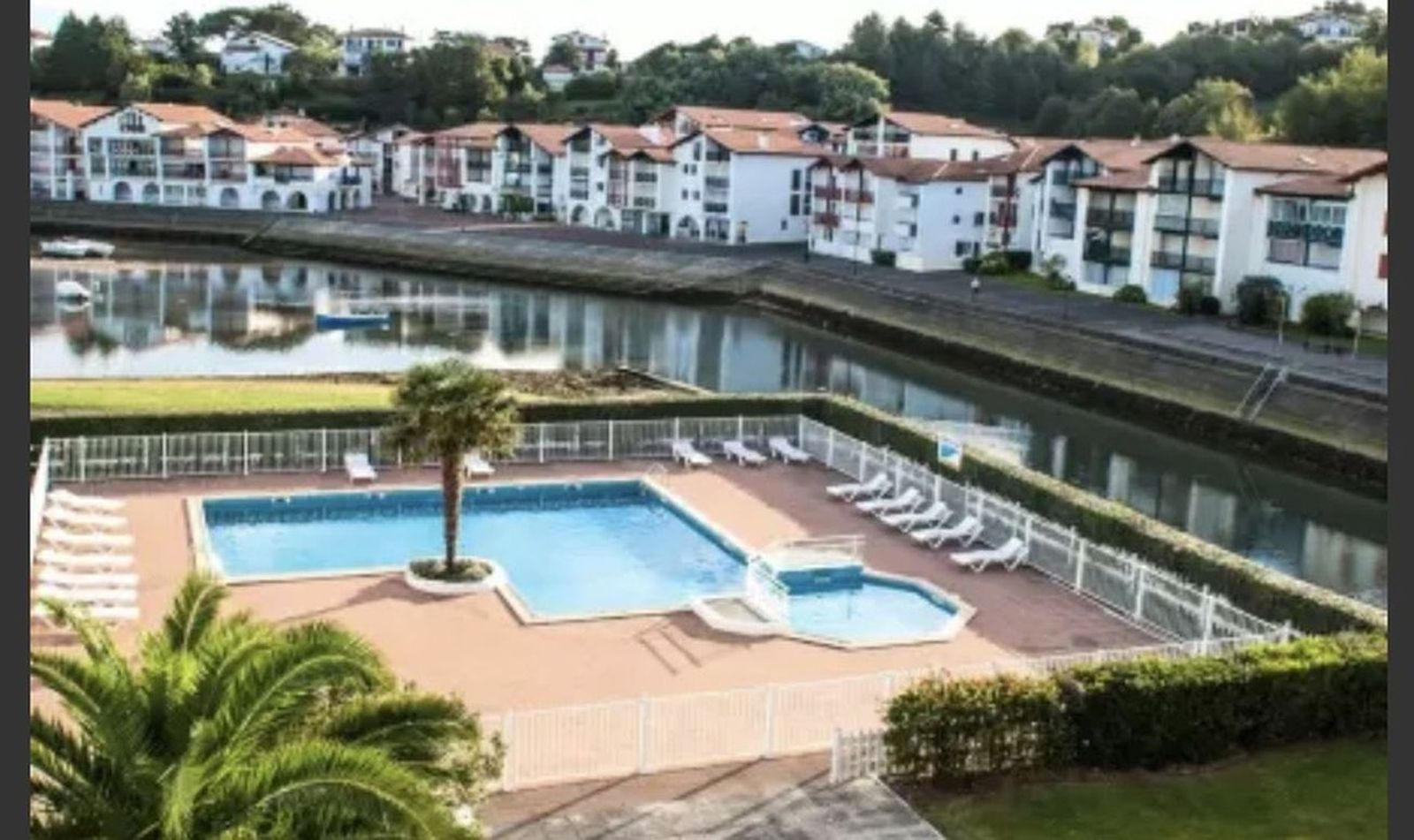 Madame Véronique PLAA