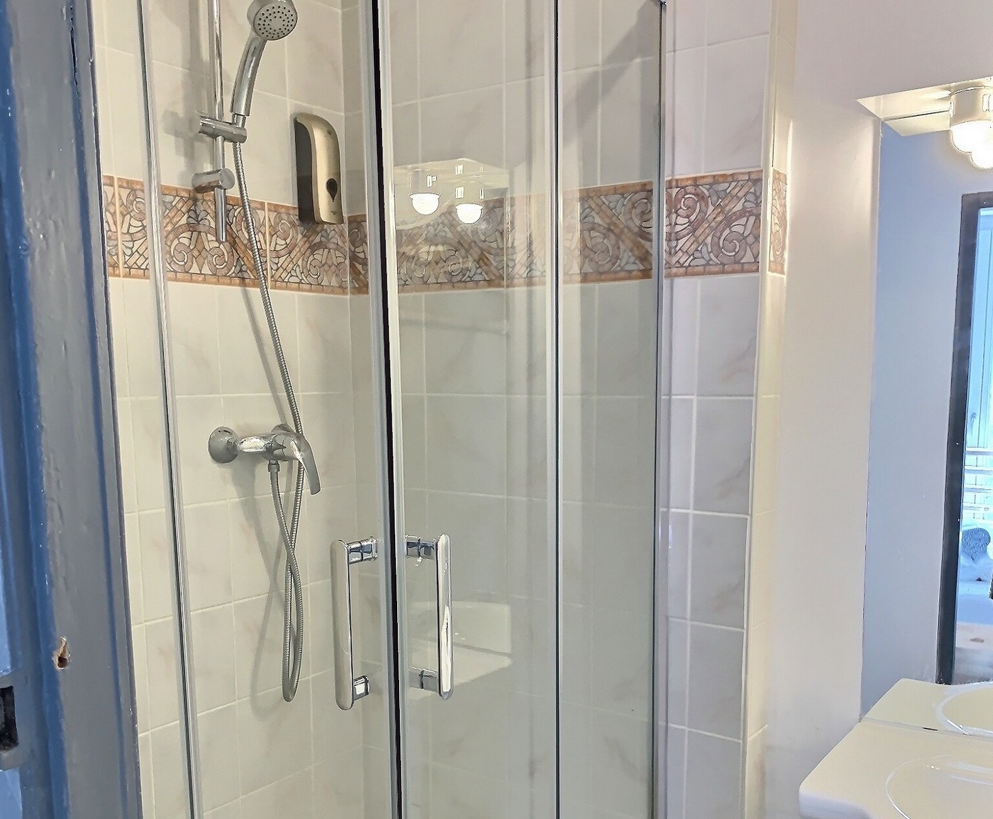 WonderHost henry IV - photo 3